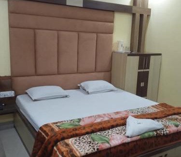 Tarapith Hotel | Discover Comfort at Hotel Srikrishna International