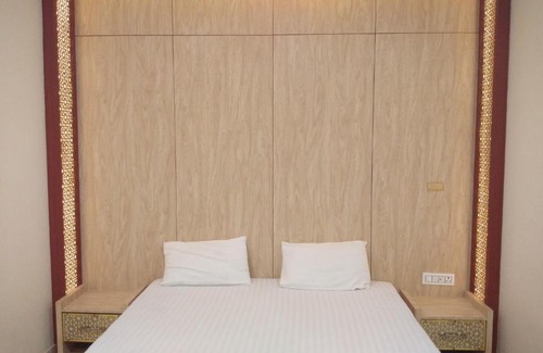 Hardoi Hotel | Cozy Hotel SRJ Lawn: Enjoy Complimentary Breakfast