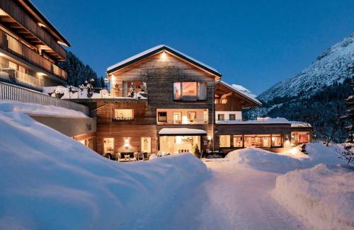 Zug Hotel | Relax at Hotel Stäfeli: 4-Star Oceanfront Retreat