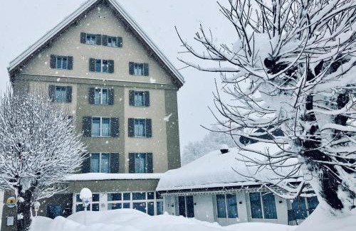 Parpan Hotel | Discover Hotel Stätzerhorn: Pet-Friendly & Family Welcoming