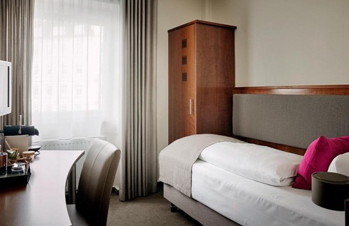 Saint Pauli Hotel | Discover Hotel St. Annen: Family-Friendly with Hot Tub