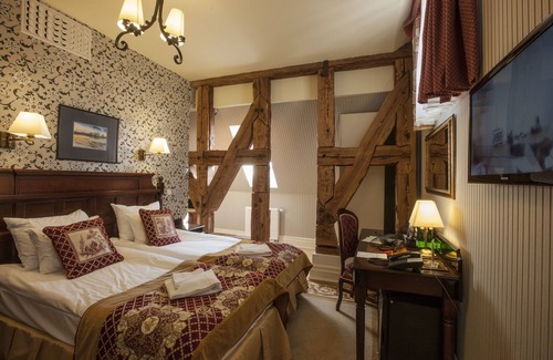 Gizycko Hotel | Indulge at Hotel St. Bruno: 4-Star Retreat with Spa & Pool