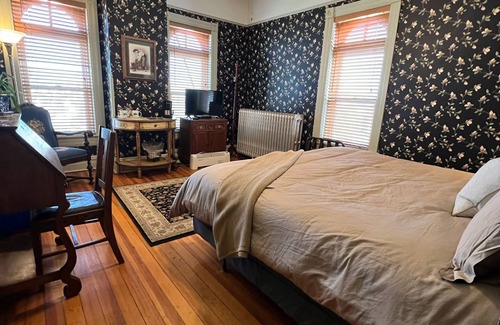 Cripple Creek Hotel | Discover Hotel St. Nicholas: Family-Friendly with Pool Access