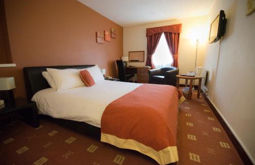 Newmillerdam Hotel | Discover Hotel St Pierre: Pet-Friendly & Family Welcoming