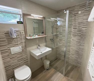 Lovran Hotel | Oceanfront Retreat at Hotel Stanger with Spa & Restaurant