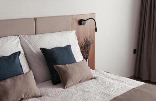 Batalaza Hotel | Charming Villa Stari Dvor: Oceanfront & Pet Friendly Retreat