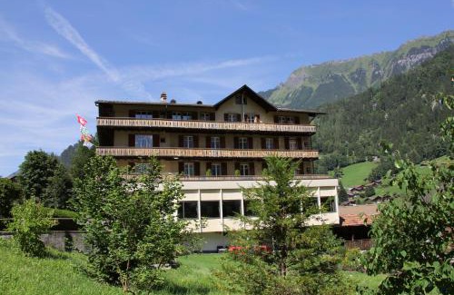 Lauterbrunnen Hotel | Discover Hotel Staubbach: A Family-Friendly Retreat