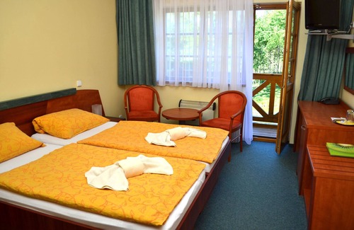 Cheb Hotel | Discover the Comfort of Hotel Stein with Pool & Spa