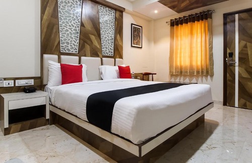 RS Puram Hotel | Budget-Friendly Hotel STM Palace with Family Amenities