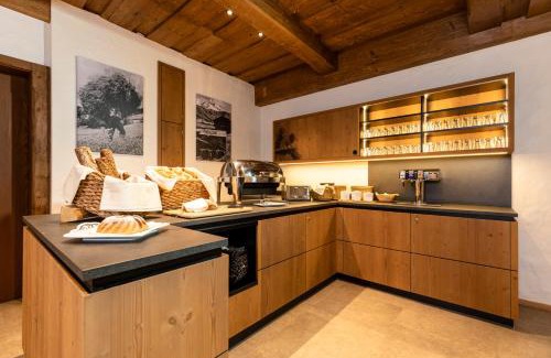 Reith im Alpbachtal Hotel | Discover Hotel Stockerwirt: Pet-Friendly Retreat with Hot Tub
