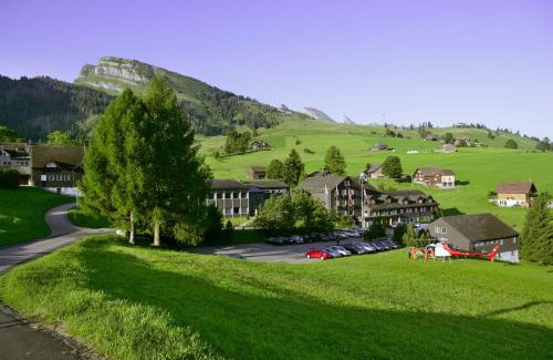 Wildhaus-Alt St. Johann Hotel | Relax at Hotel Stump's Alpenrose with Oceanfront Views