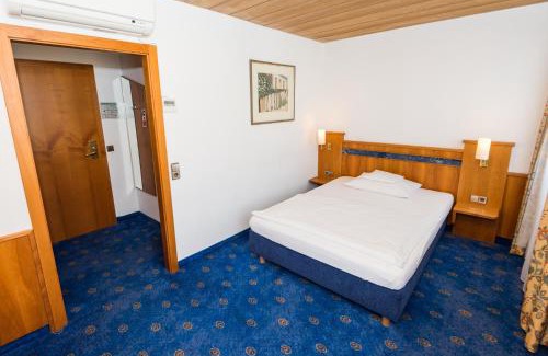 Am Pragfriedhof Hotel | Pet-Friendly Hotel Stuttgart 21 with Breakfast Included