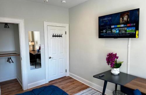 The Heights House | Hotel-Style, No Host, Professionally Managed ID297