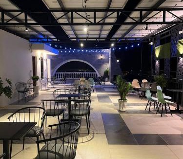 Hon Quan Hotel | Stylish Hotel Tân Khai: Oceanfront Retreat with Spa & Pool