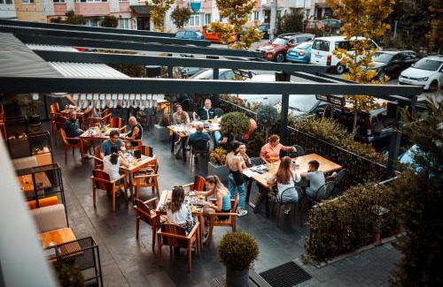 Curtea De Arges Hotel | Discover Hotel Subcarpati: 4-Star Stay with Spa & Hot Tub