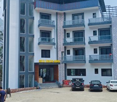 Sitapur Hotel | Discover Comfort at Hotel Sudesh Ganga – Family-Friendly Stay