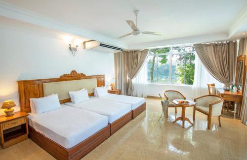 New Town Hotel | Discover Hotel Sudu Araliya: Oceanfront Escape with Pool