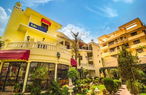 Sindhi Camp Hotel | Unique Oceanfront Experience at Hotel Sugan Niwas Palace