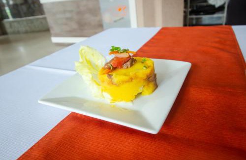 Jaen Hotel | Relaxing Hotel Suite Luna del Valle with Pool & Hot Tub