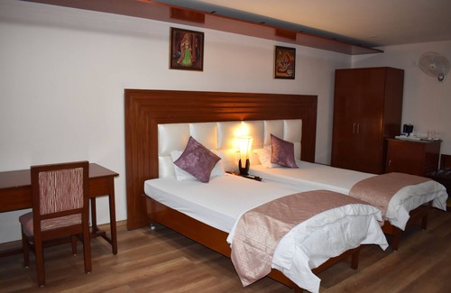 Bodh Gaya Hotel | Discover Hotel Sujata: Family-Friendly with Great Amenities