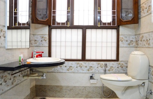 Adarsh Nagar Hotel | Discover Hotel Sukh Vilas Jaipur: Family-Friendly Retreat