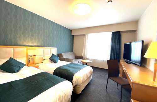 Onoe Onsen Hotel | Discover Hotel Sunroute Hikone: Family-Friendly Retreat