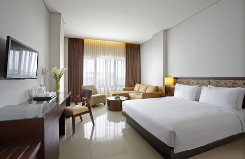 Purwokerto Hotel | Relax at Hotel Surya Yudha Purwokerto with Pool & Dining