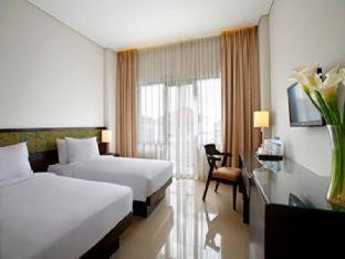 Purwokerto Hotel | Discover Hotel Surya Yudha Purwokerto: Pool & Breakfast Included