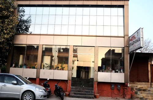 Chitrakoot Hotel | Family-Friendly Stay at Hotel Svarnima By WB Inn