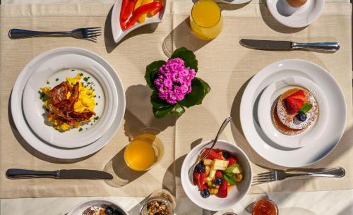 Cermes Hotel | Experience Hotel Törggelehof: Family-Friendly with Ocean View