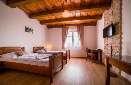 Stritez u Jihlavy Hotel | Relax at Hotel Tři Věžičky: Pet-Friendly & Spa Amenities