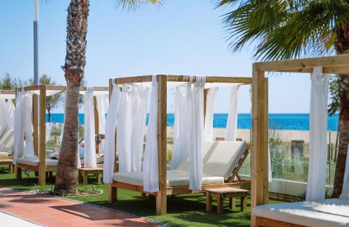 Santa Susanna Hotel | Relax at Hotel Tahití Playa - Oceanfront Gem with Pool