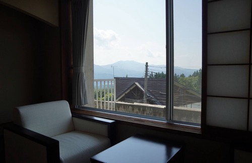 Akakura Hotel | Discover Hotel Taiko: Family-Friendly with Hot Tub Access