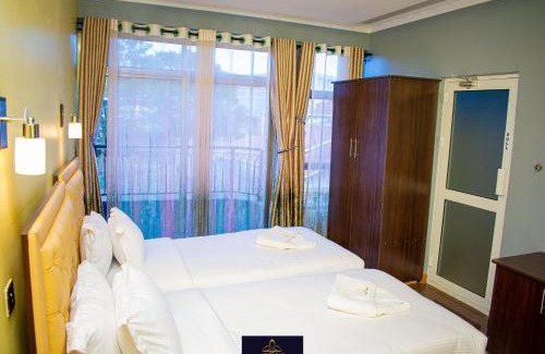 Nanyuki Hotel | Guest-Focused Hotel Taji: Family-Friendly Dining & More