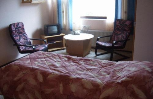Salla Hotel | Discover Comfort at Hotel Takka-Valkea with Hot Tub & Breakfast
