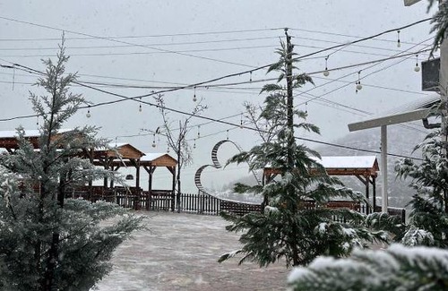 Sakës Hotel | Discover Hotel Tani: Family-Friendly with Top Ratings