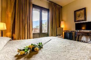 Ponferrada Hotel | Discover Hotel Temple Ponferrada: Family-Friendly Retreat