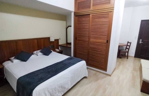 Marilia Hotel | Ideal Stay at Hotel Tenda: Family-Friendly & Accessible