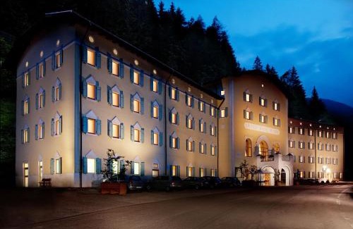 Bagni di Rabbi Hotel | Experience Oceanfront Comfort at Grand Hotel Rabbi