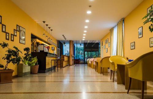 Castel San Pietro Terme Hotel | Discover Hotel Terme di Castel San Pietro: Family-Friendly Retreat