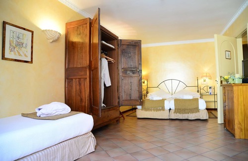 La Garriga Hotel | Discover Hotel Termes La Garriga: 4-Star Spa & Pool Oasis