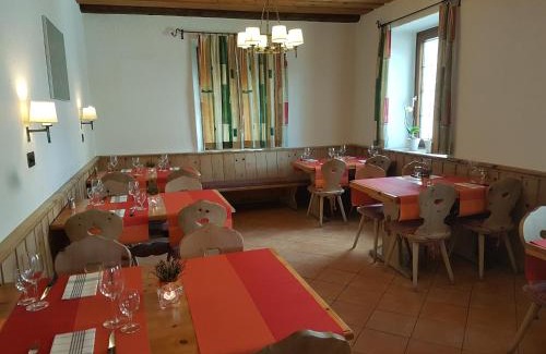 Samedan Hotel | Discover Comfort at Hotel Terminus: Pet-Friendly & Family-Ready