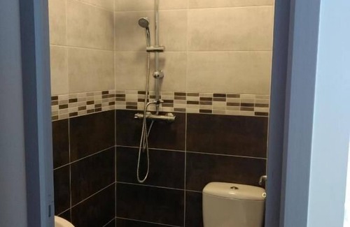 Avon Hotel | Budget-Friendly Stay at Hotel Terminus with Family Amenities