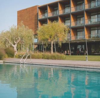 Torroella de Montgri Hotel | Discover Empordà Golf Resort: Oceanfront Getaway Awaits