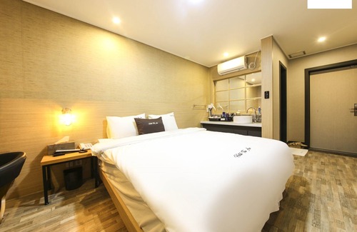 Pinari-gol Hotel | Budget-Friendly Hotel the Ace with Family Amenities