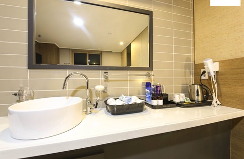 Pinari-gol Hotel | Budget-Friendly Hotel the Ace with Family Amenities