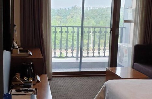 Chungju Hotel | Stylish Hotel The Base: Family-Friendly with Breakfast Included
