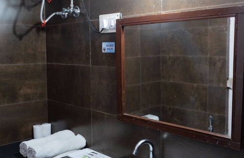 Old Manali Hotel | Outstanding Stay at Hotel The Conifer - Family Friendly & Breakfast