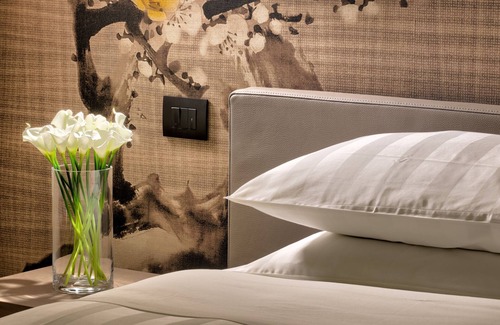 Fidenza Hotel | Discover Hotel The Cube: Top-Rated with Family-Friendly Amenities