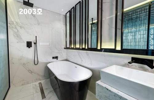 Gwanghui-dong Hotel | Discover Hotel The Designers DDP: Family-Friendly Comfort